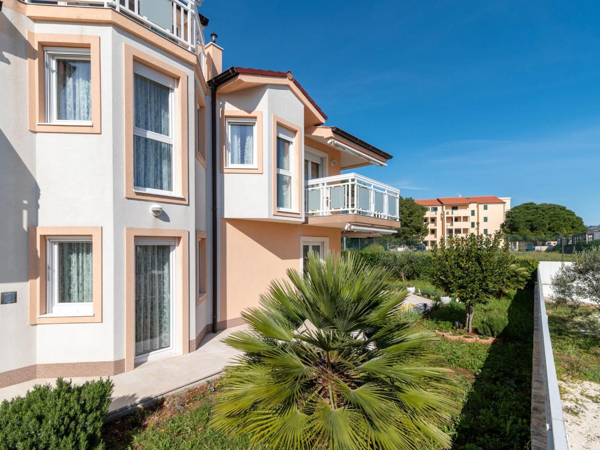 Apartment Villa Nikaroni-1 By Interhome Trogir Bagian luar foto